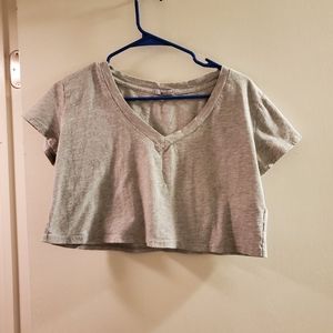 Cropped gray tee
